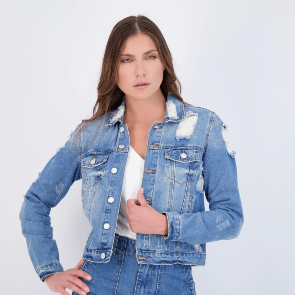 Gogo Jeans Women's Size Medium Juniors Destructed Denim Jacket. NWT.